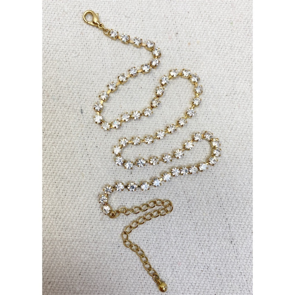 Single strand clear rhinestones in gold tone  necklace - Picture 4 of 5